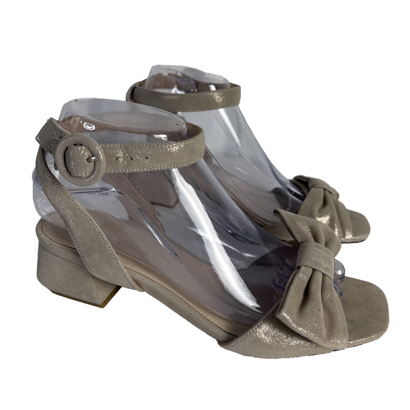 Pelle Moda Shoes - Pelle Moda Womens Beige Glitter Bow Leather Block Heel Shoes Sz 7 Medium‎ EUC